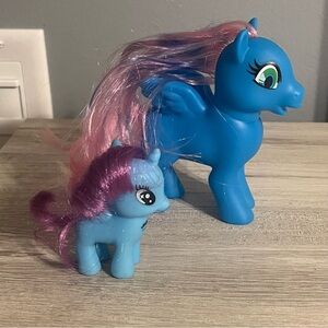 Lot of 2  Little Ponies
Horses Greenbrier/Ja-ru blue Collectibles